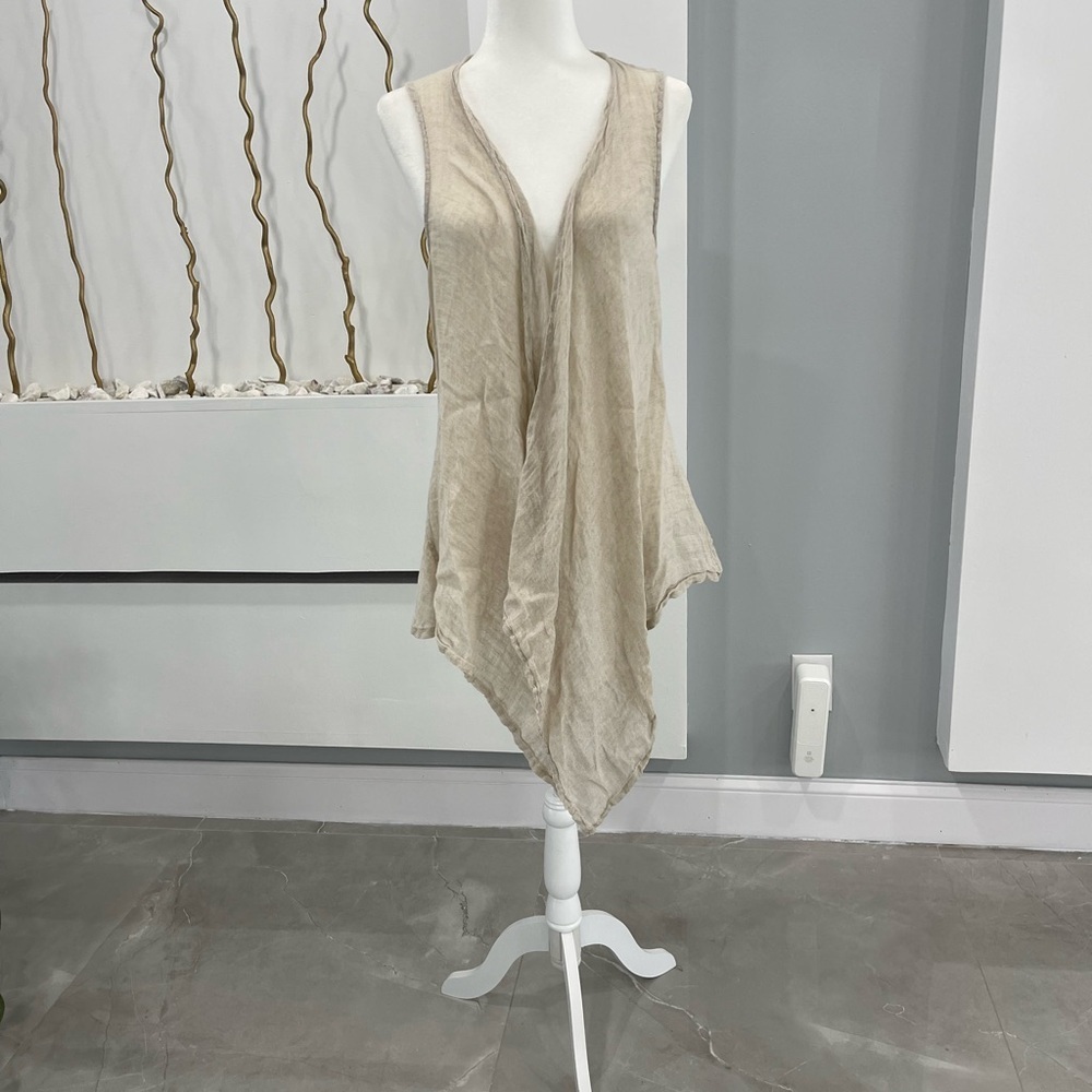 Elegant Beige Sleeveless Blouse